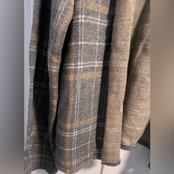 Women's LOFT Outlet Gray and Yellow Open Cardigan Sweater - Picture 2 of 4